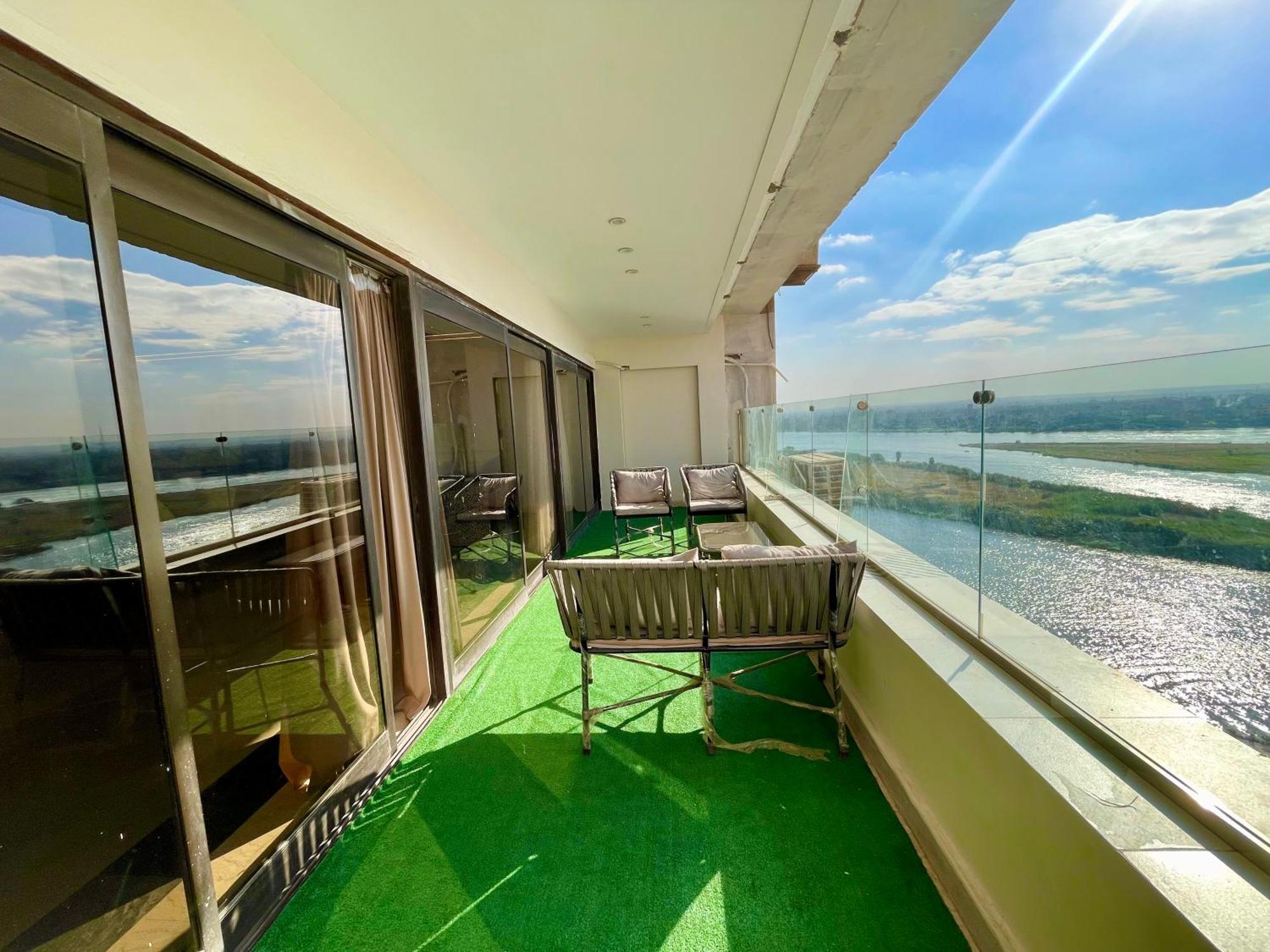 Apartment 3 Bedrooms Nile - Maadi Cairo